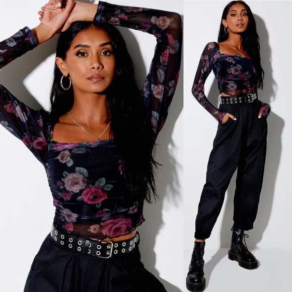 🚨24 HOUR SALE🚨 *LAST 1* Amara Crop Top in Gothic Rose - Picture 2 of 3